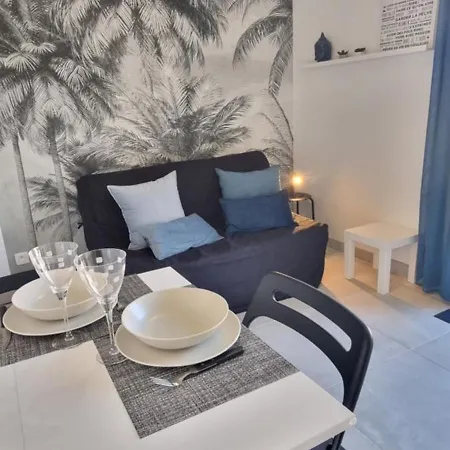Studette Avec Terrasse Comme A La Maison شقة *