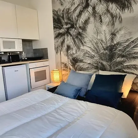 Studette Avec Terrasse Comme A La Maison * Bouville (Essonne)