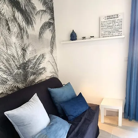 Studette Avec Terrasse Comme A La Maison شقة *