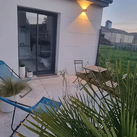 Studette Avec Terrasse Comme A La Maison شقة