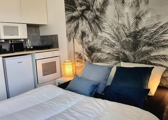 Studette Avec Terrasse Comme A La Maison * Bouville (Essonne)